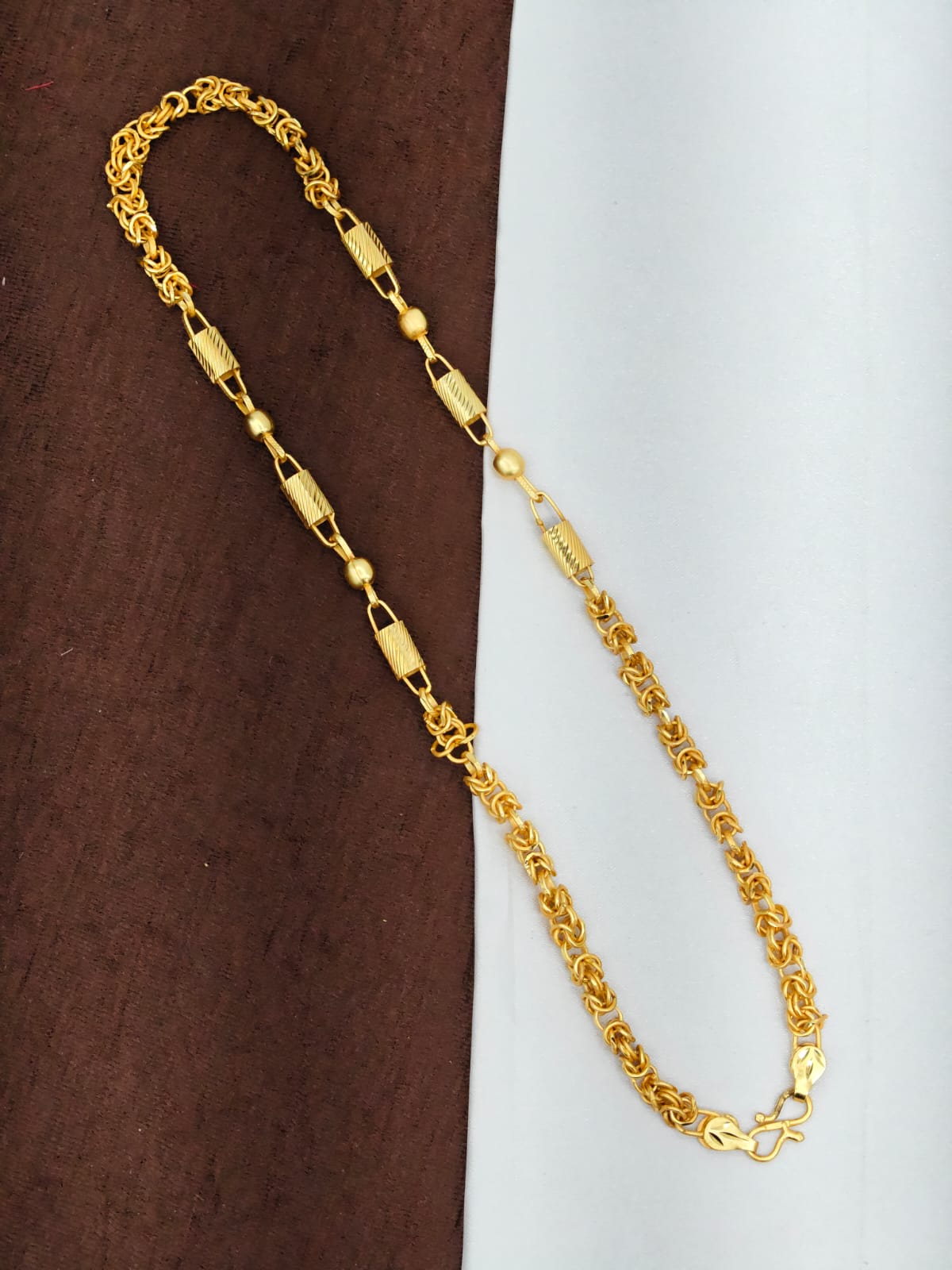 Royal Men’s Gold Chain – Luxury Finish & Unique Pattern