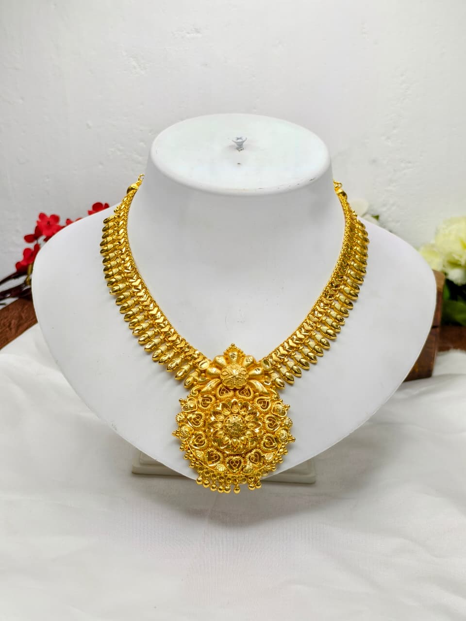 Trending Mini Gold Necklace Set – Premium Gold Look Finished