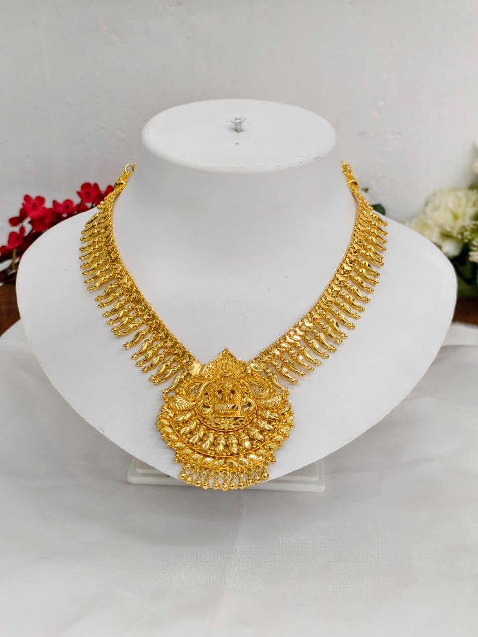 Trending Mini Gold Necklace Set – Premium Gold Look Finished