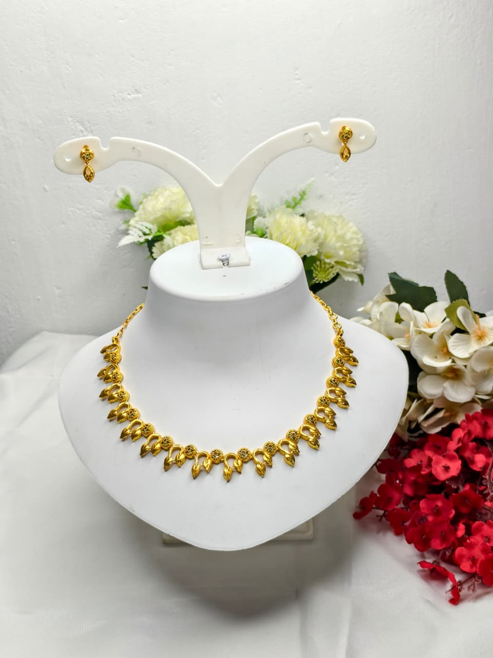 Trending Mini Gold Necklace Set – Premium Gold Look Finish