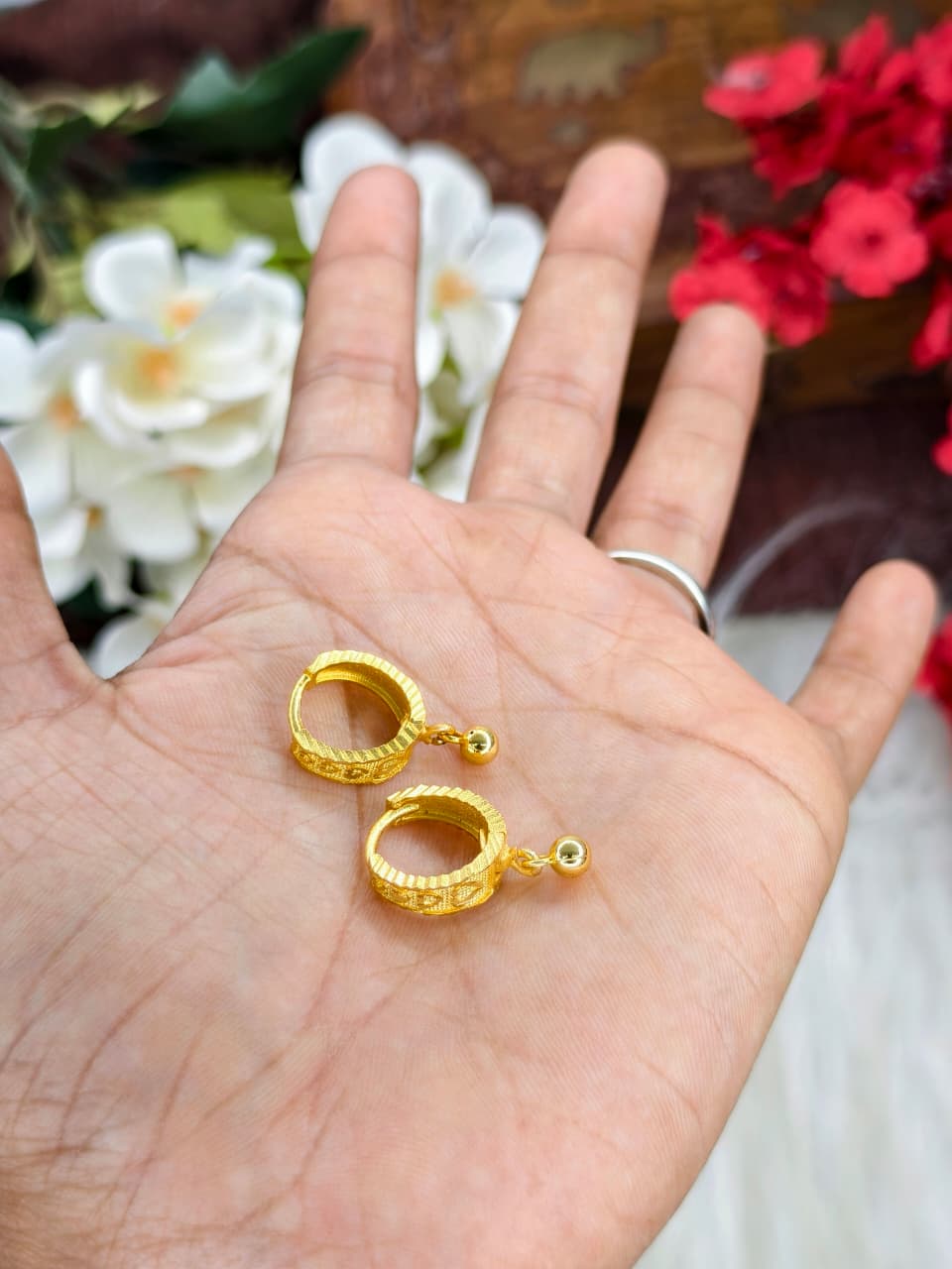 Women Drops Valaiyam – 1 Gram Gold Matte Finish