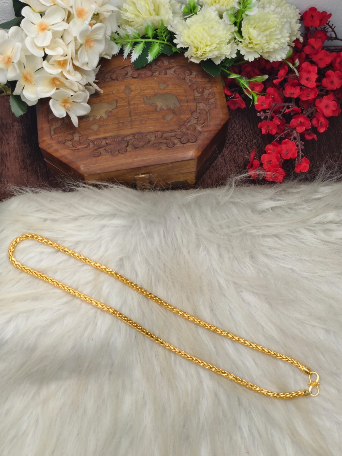 Royal Men’s Gold Chain – Luxury Finish & Unique Pattern
