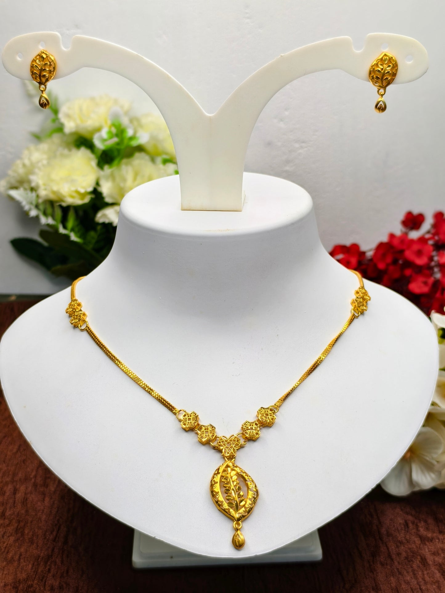 Trending Mini Gold Necklace Set with Earrings – Premium Gold Look Finish