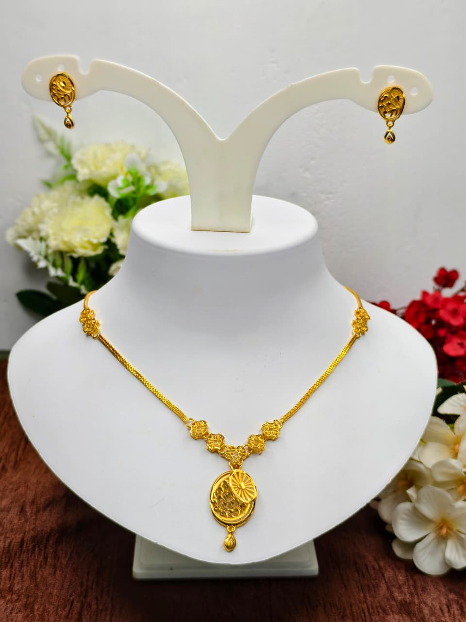 Trending Mini Gold Necklace Set with Earrings – Premium Gold Look Finish