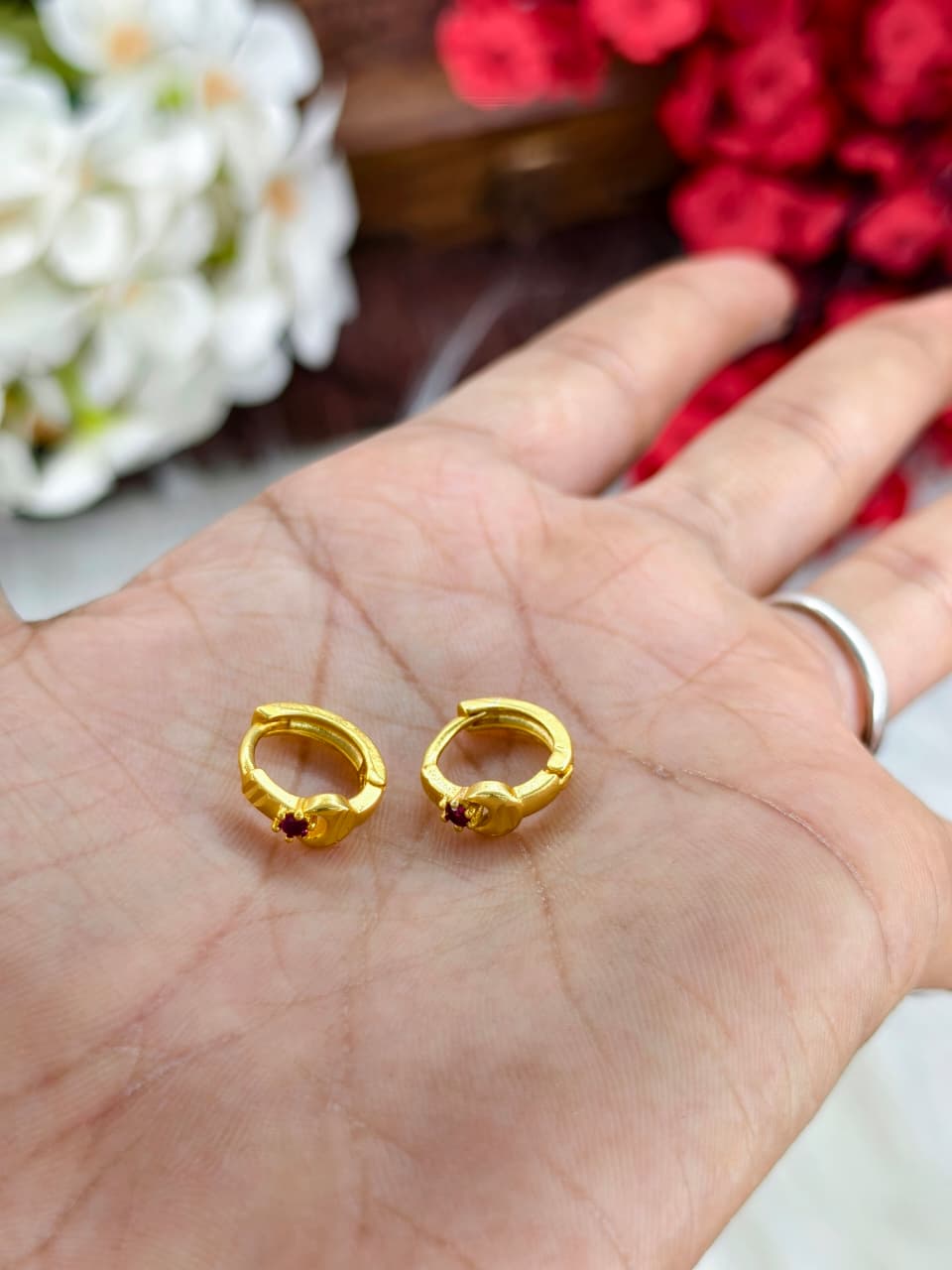 Women Stone Side Valaiyam – 1 Gram Gold Matte Finish