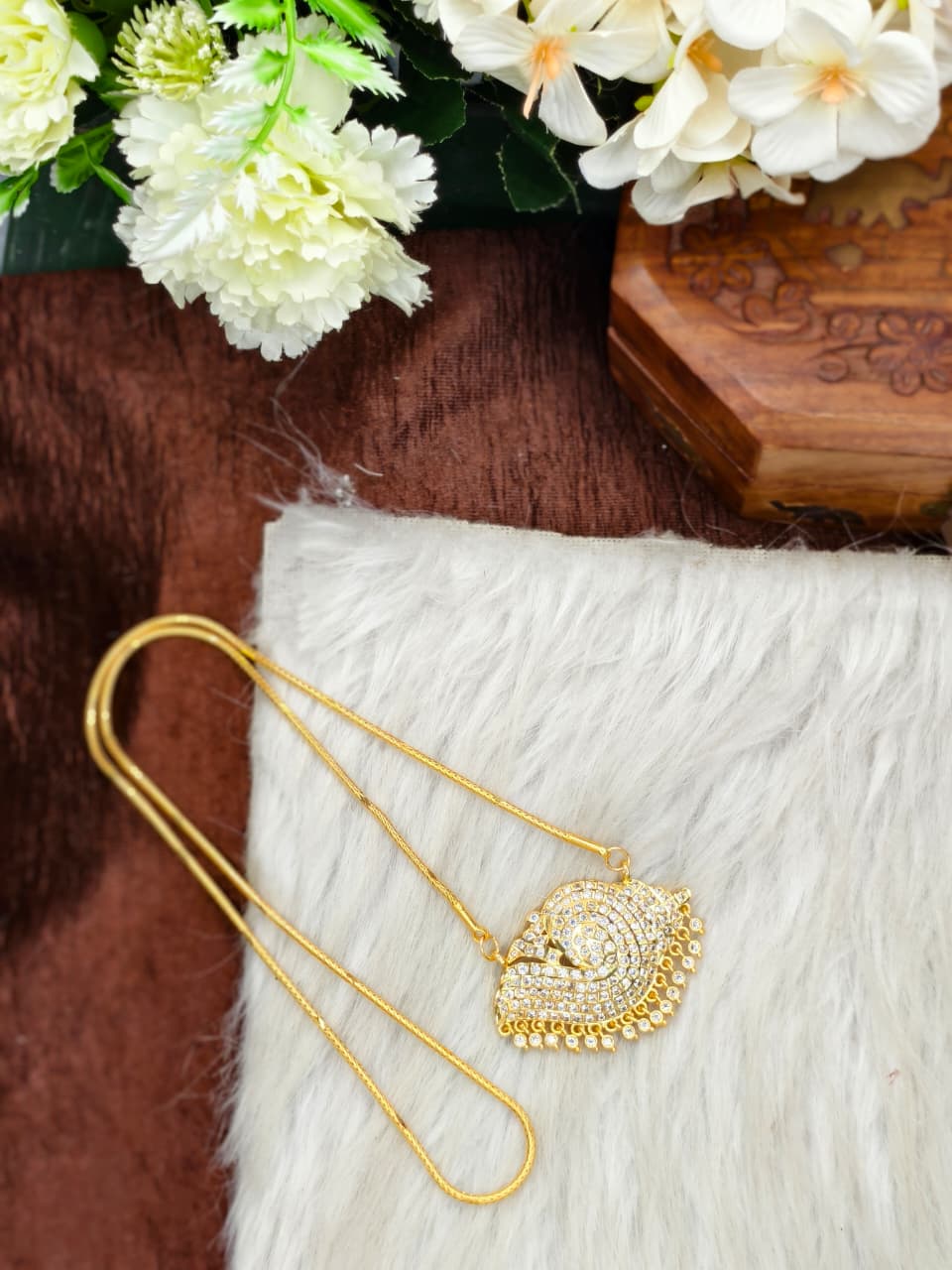Women Impone Stone Dollar Saradu Chain with Gold Plated Finish