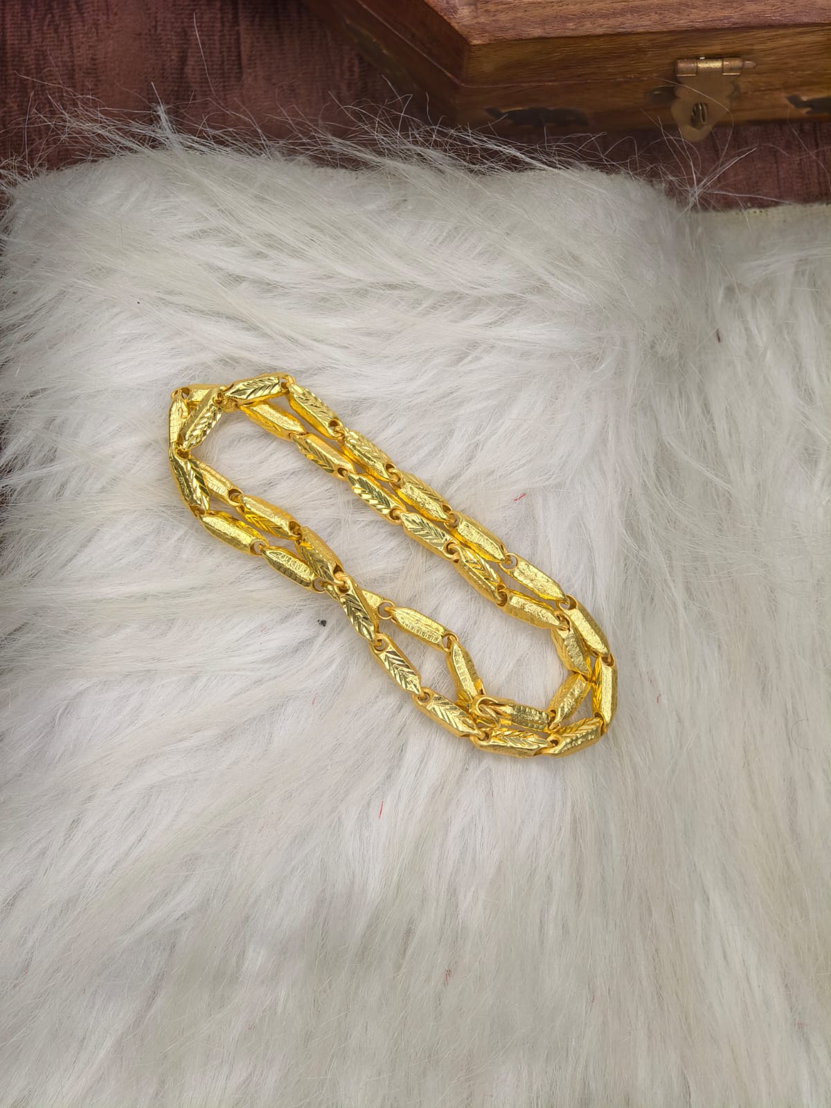 Royal Men’s Gold Chain – Luxury Finish & Unique Pattern
