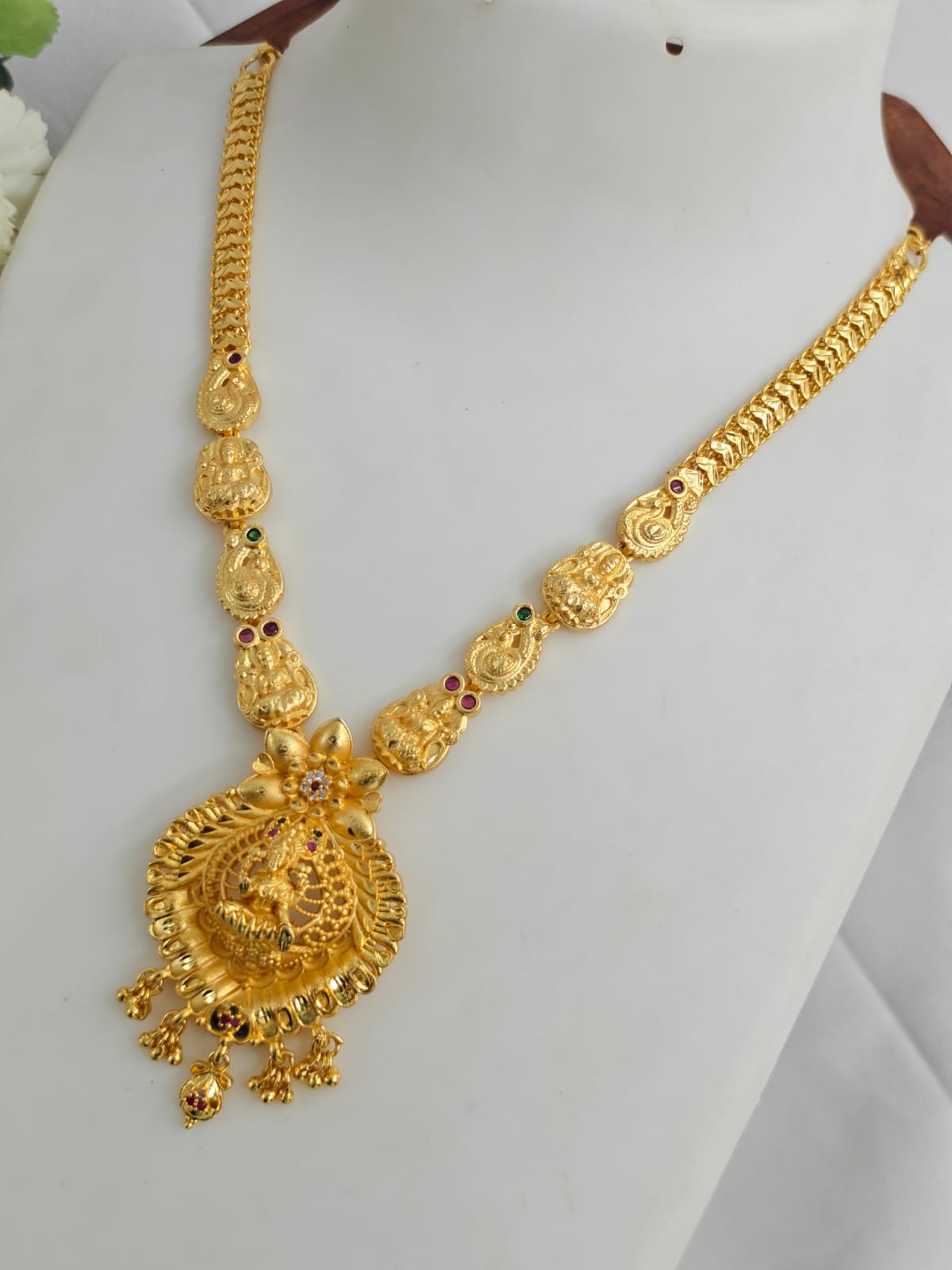 Trending Mini Gold Necklace Set – Premium Gold Look Finished