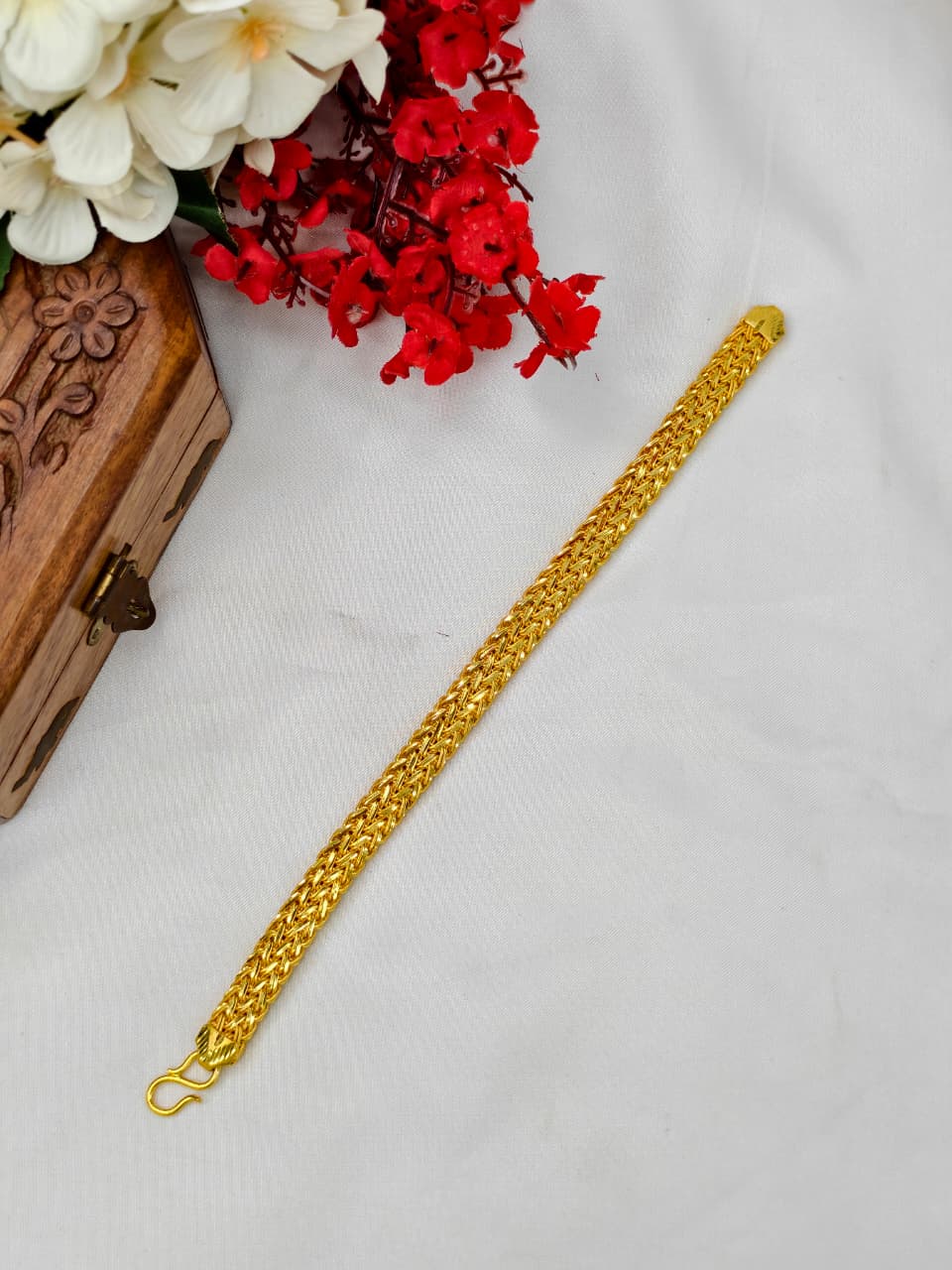 Elegant Leather & Gold Bracelet for Men