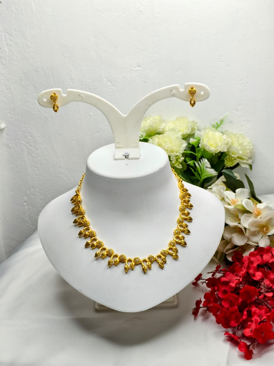 Trending Mini Gold Necklace Set – Premium Gold Look Finish