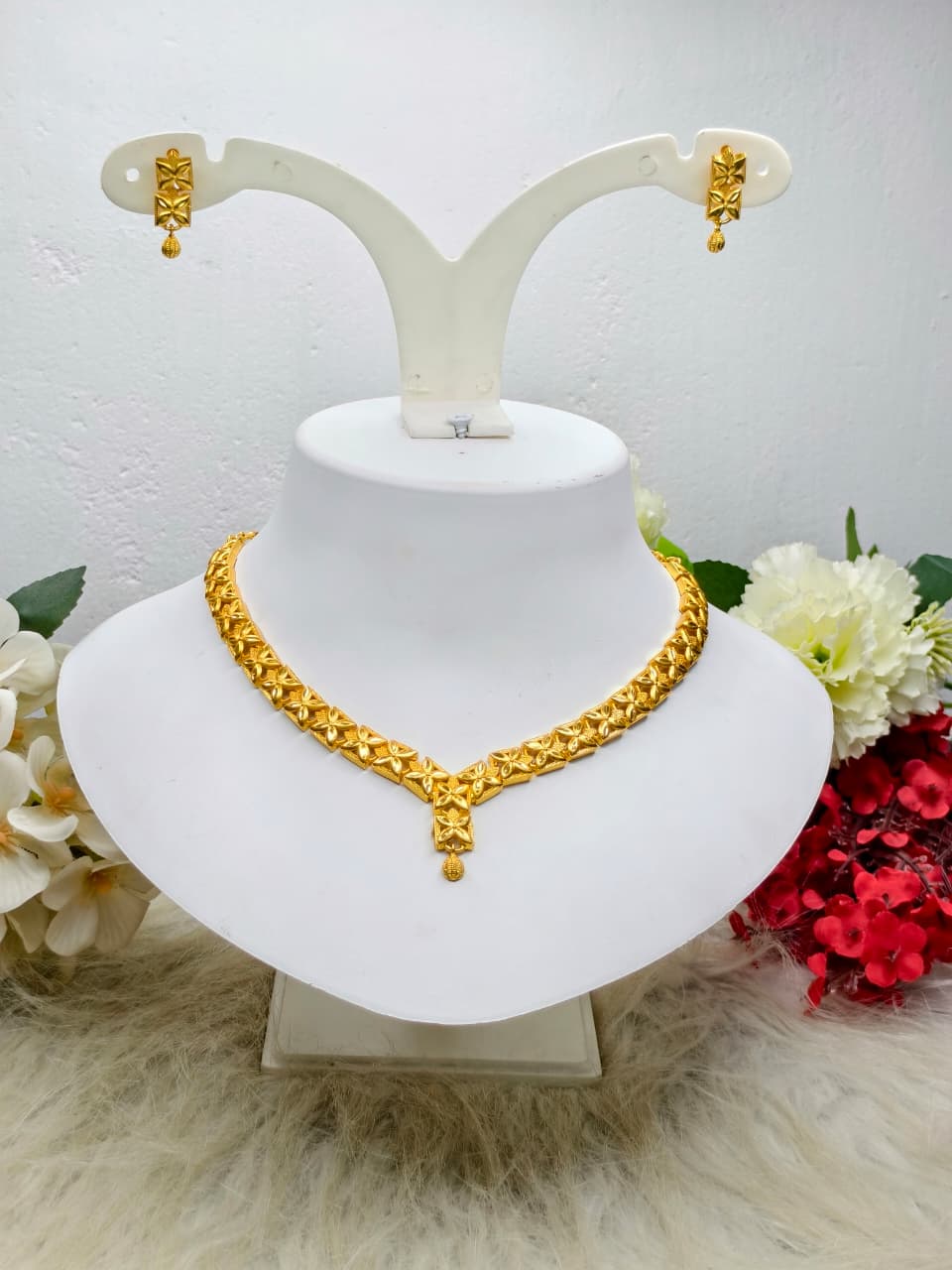 Trending Mini Gold Necklace Set – Premium Gold Look Finish