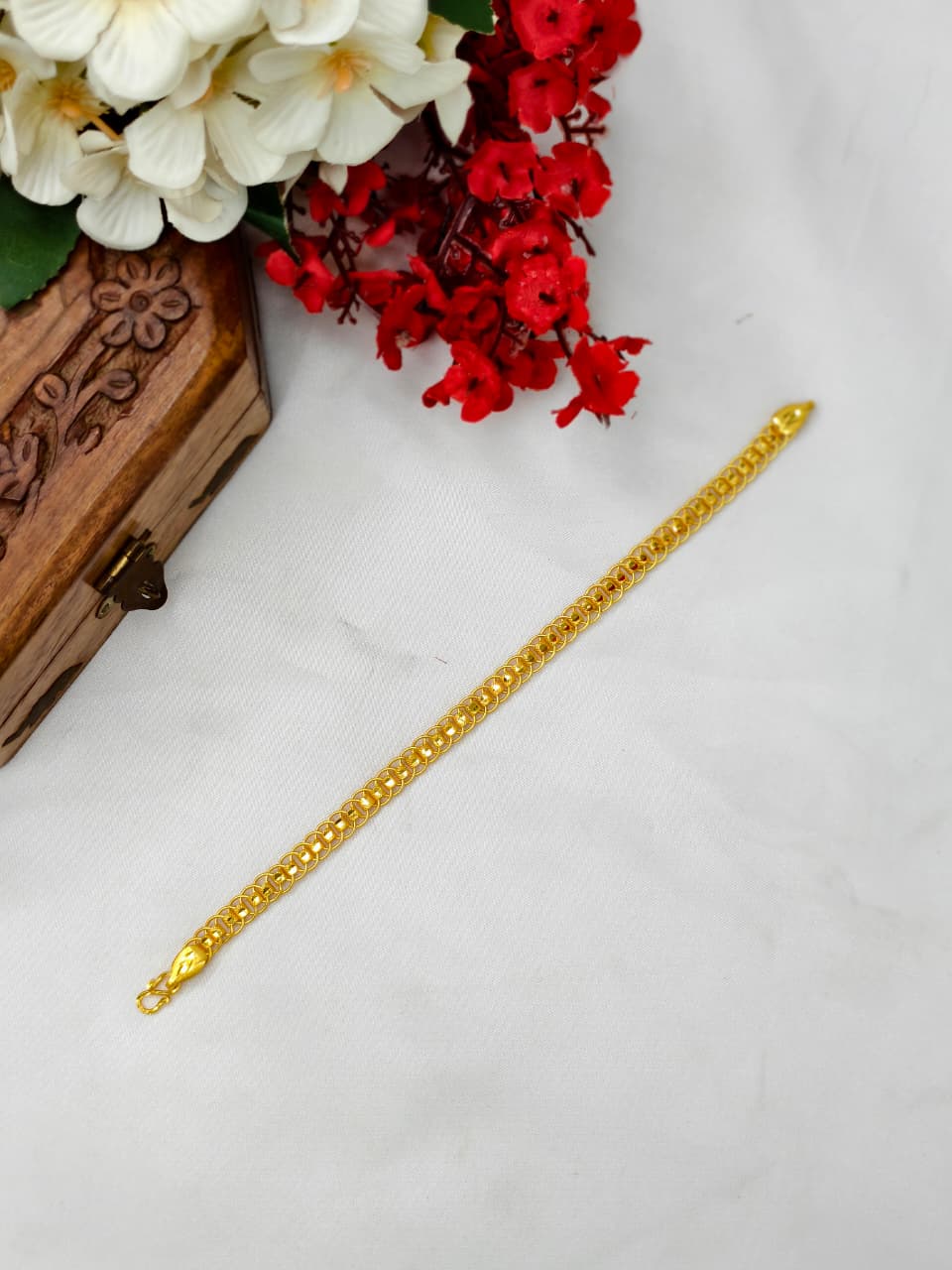 Title Elegant Leather & Gold Bracelet for Men