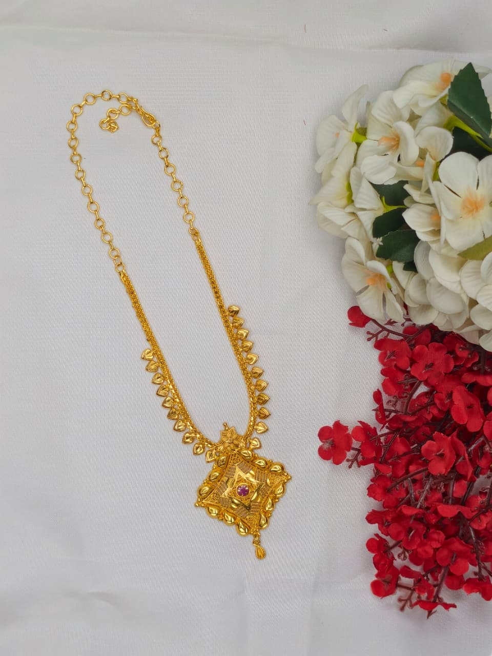 Trending Mini Gold Necklace Set – Premium Gold Look Finished