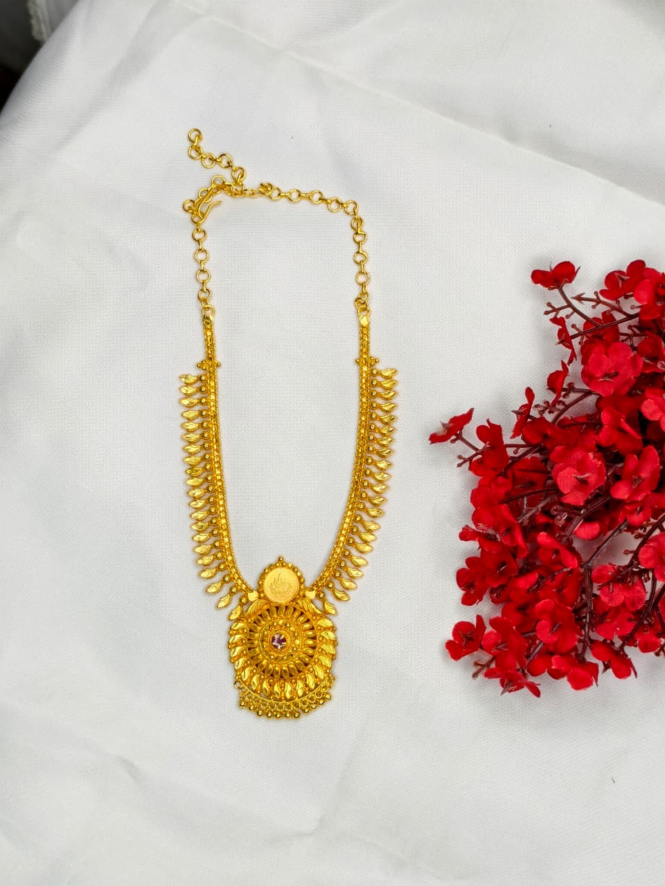 Trending Mini Gold Necklace Set – Premium Gold Look Finish