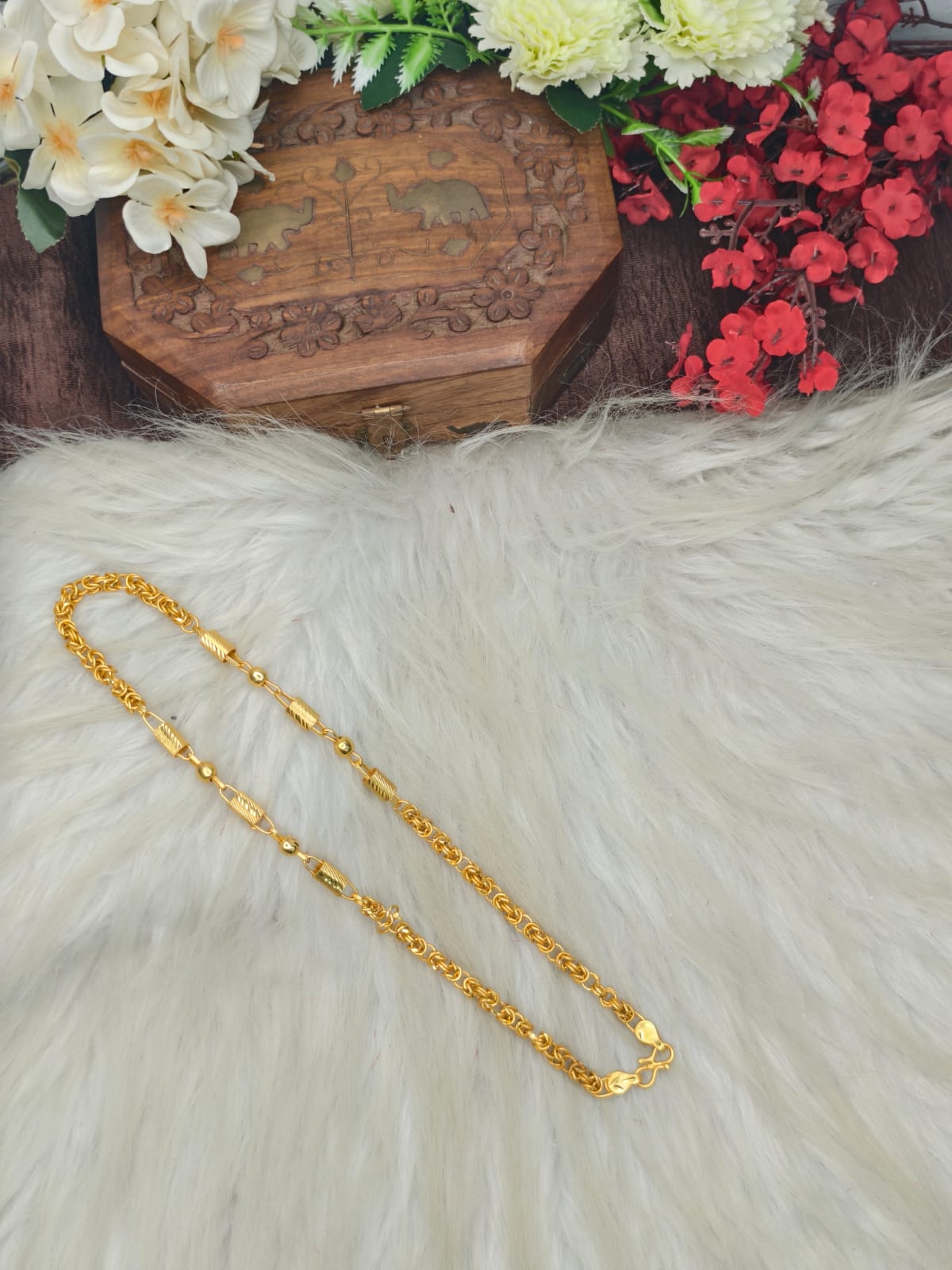 Royal Men’s Gold Chain – Luxury Finish & Unique Pattern