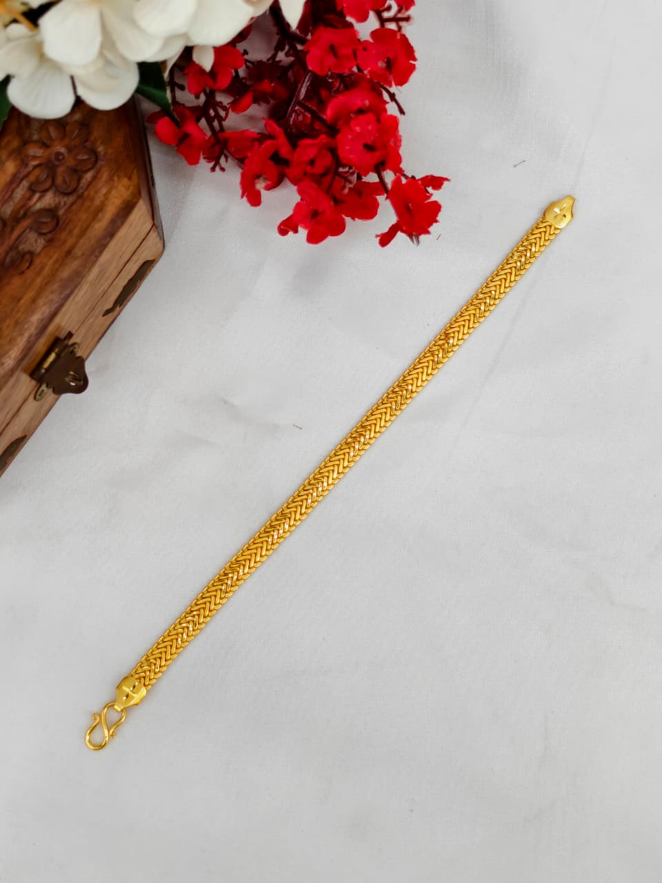 Elegant Leather & Gold Bracelet for Men