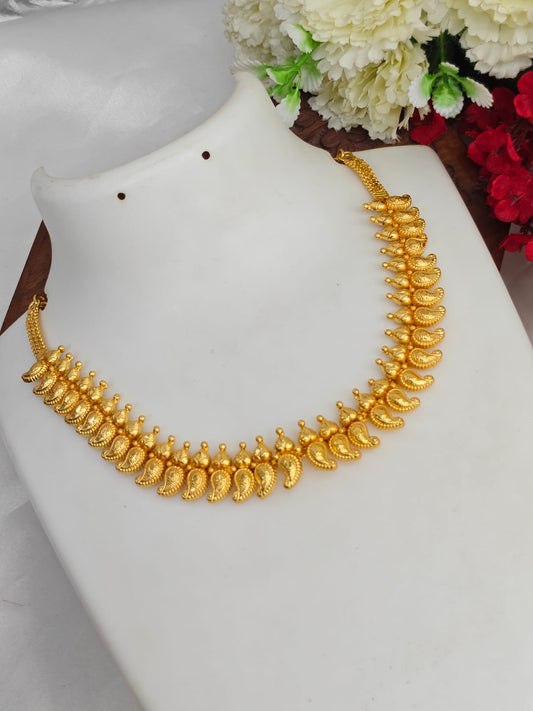 Title Trending Mini Gold Necklace Set – Premium Gold Look Finished