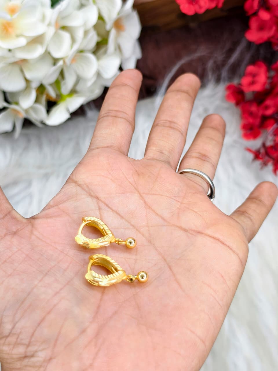 Women Drops Valaiyam – 1 Gram Gold Matte Finish