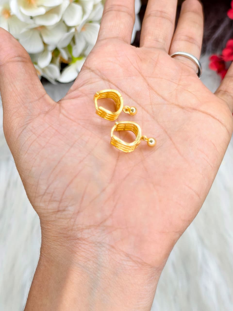 Women Drops Valaiyam – 1 Gram Gold Matte Finish
