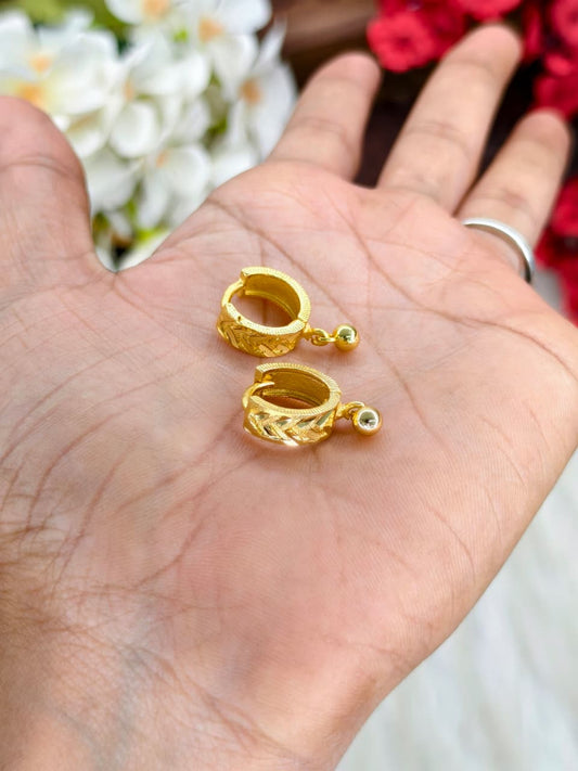 Women Drops Valaiyam – 1 Gram Gold Matte Finish
