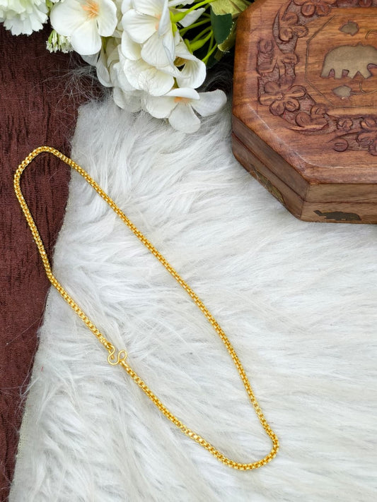 Trendy Unisex Matte Gold Short Chain for Men & Women – Lightweight Daily Wear Model-8