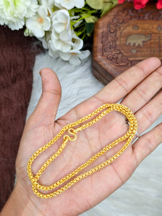 Trendy Unisex Matte Gold Short Chain for Men & Women – Lightweight Daily Wear Model-8
