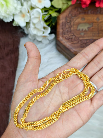 Trendy Unisex Matte Gold Short Chain for Men & Women – Lightweight Daily Wear Model-7