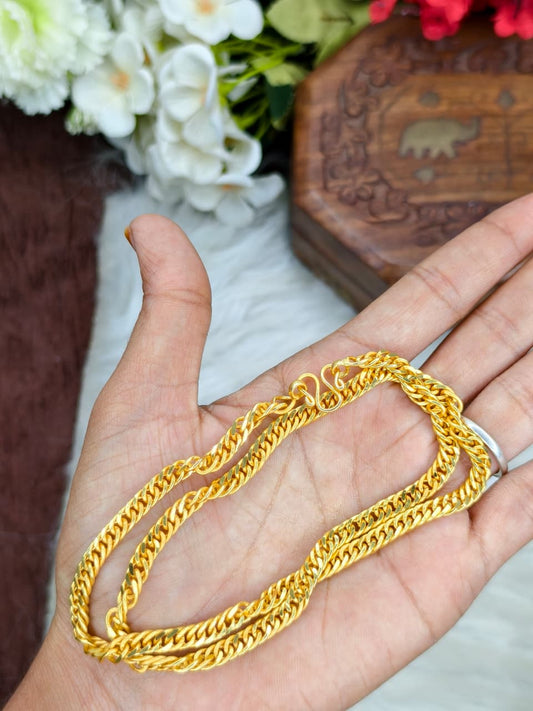 Trendy Unisex Matte Gold Short Chain for Men & Women – Lightweight Daily Wear Model-7
