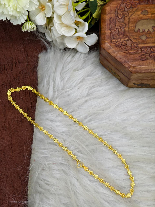Trendy Unisex Matte Gold Short Chain for Men & Women – Lightweight Daily Wear Model-2