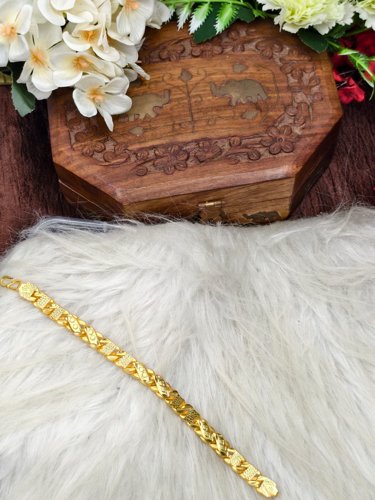 Elegant Leather & Gold Bracelet for Men