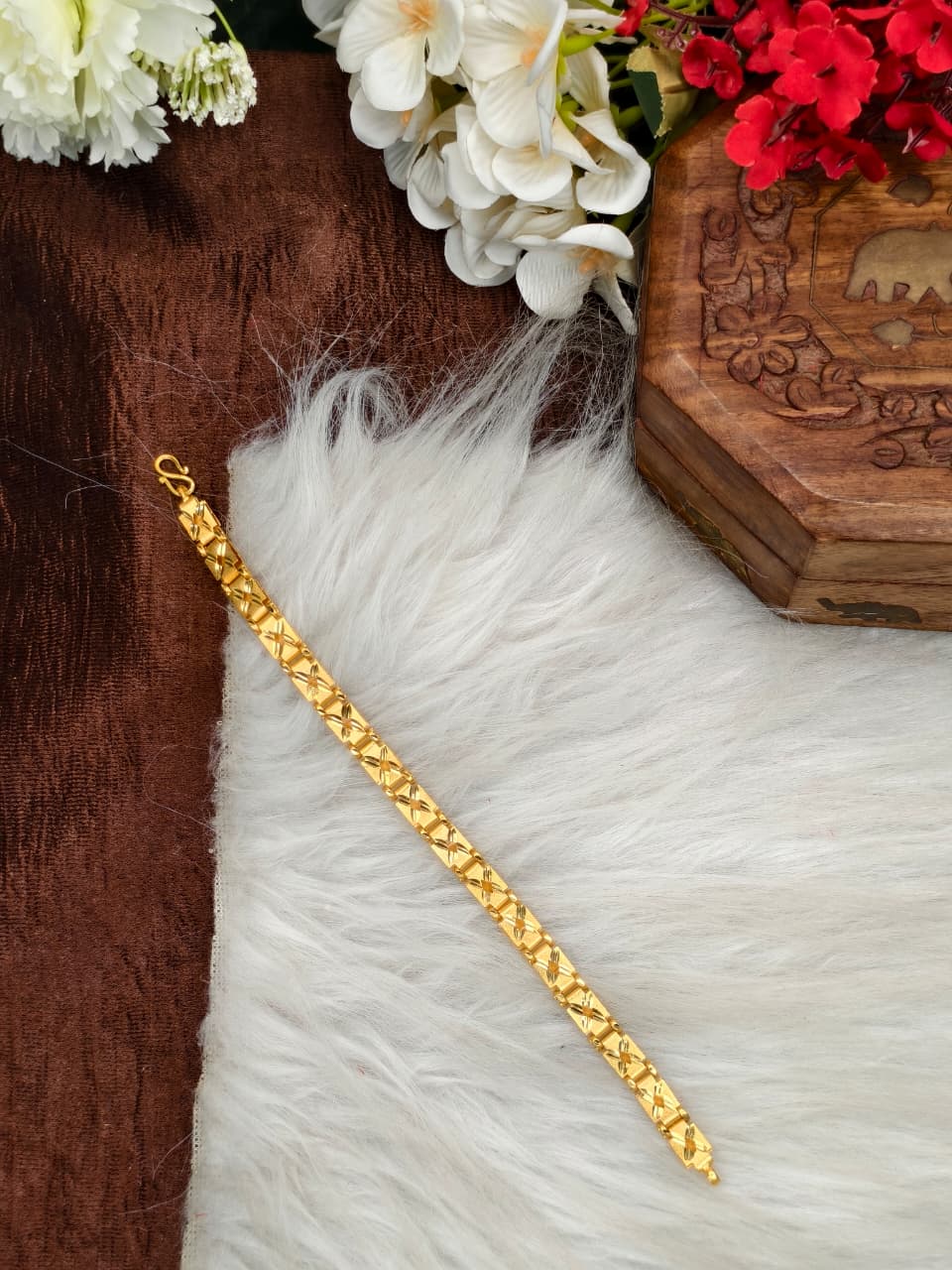 Elegant Leather & Gold Bracelet for Men