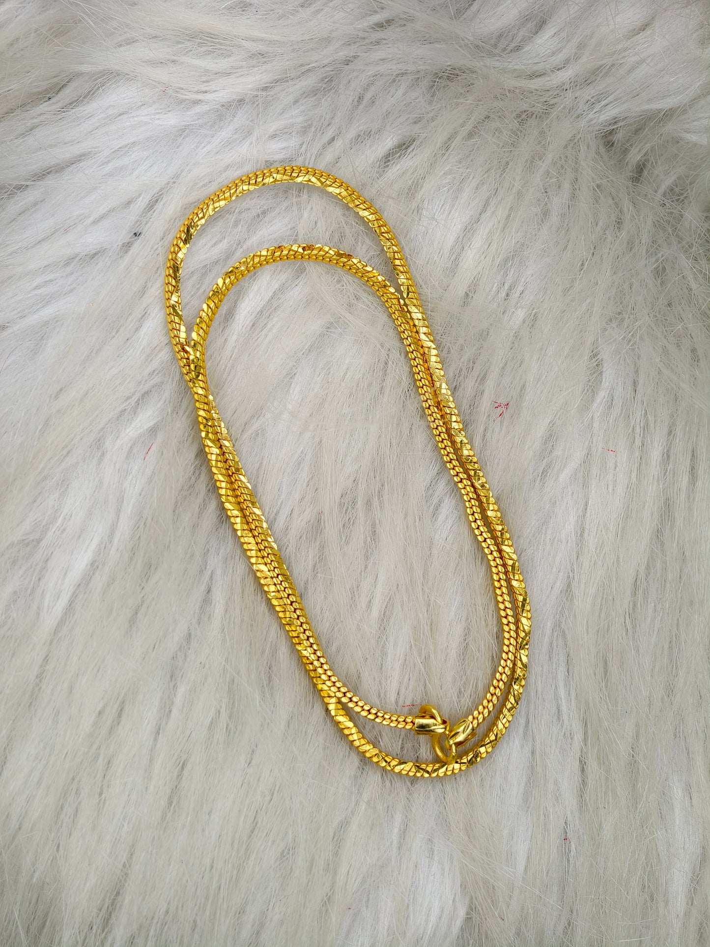 Royal Men’s Gold Chain – Luxury Finish & Unique Pattern