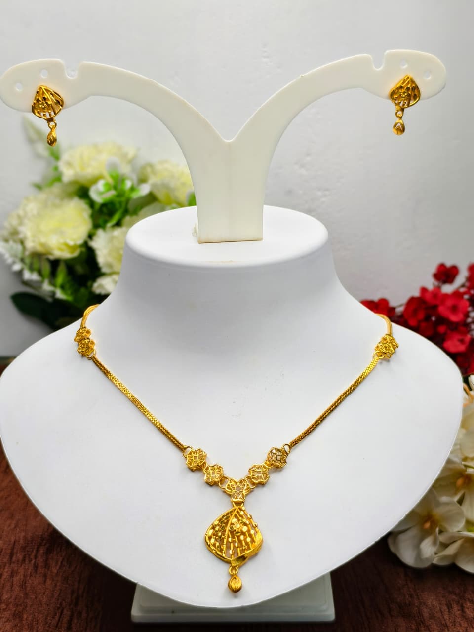 Trending Mini Gold Necklace Set with Earrings – Premium Gold Look Finish