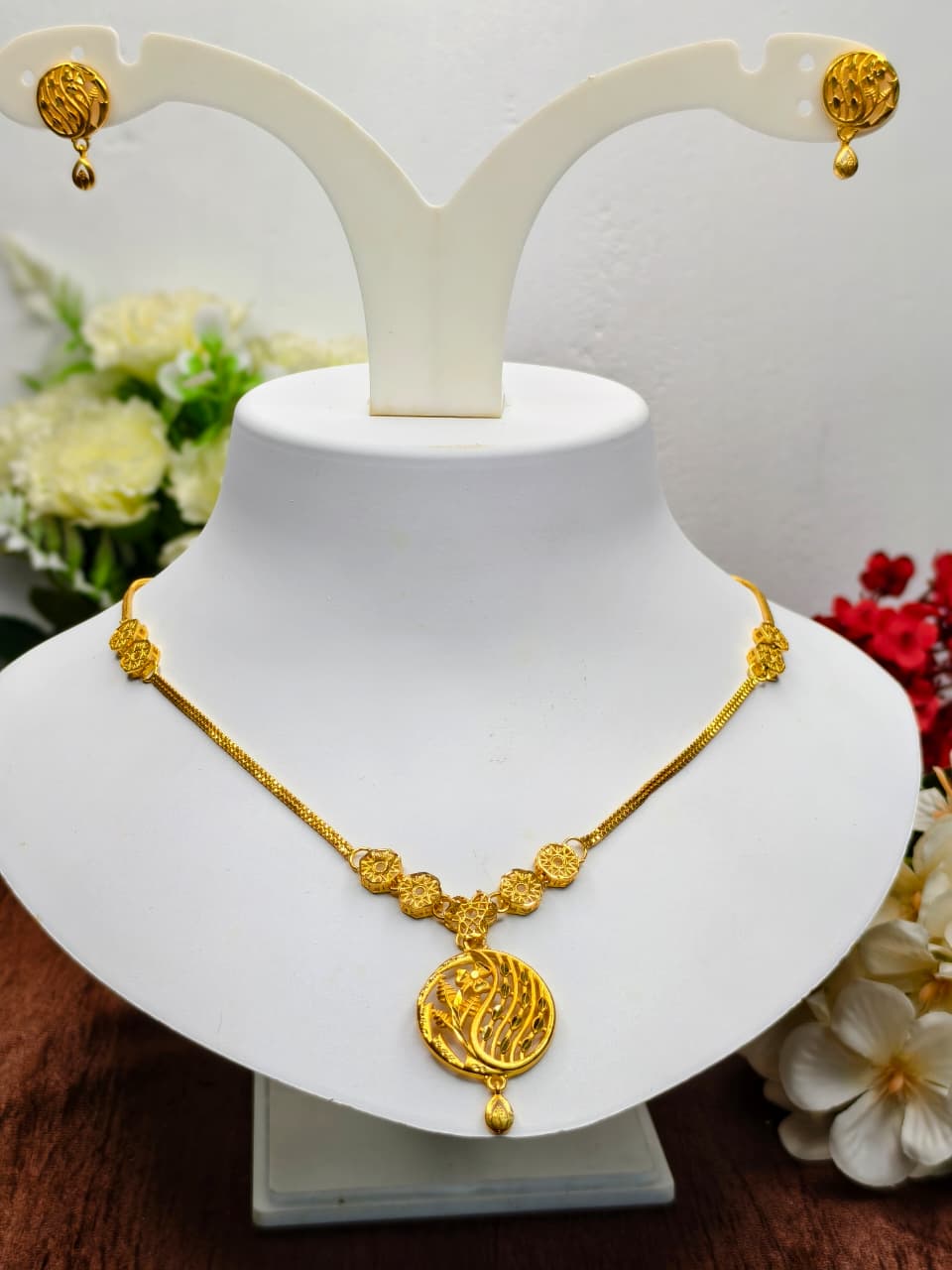 Trending Mini Gold Necklace Set with Earrings – Premium Gold Look Finish