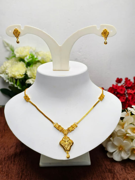 Trending Mini Gold Necklace Set with Earrings – Premium Gold Look Finish