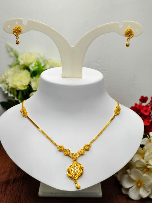 Trending Mini Gold Necklace Set with Earrings – Premium Gold Look Finish