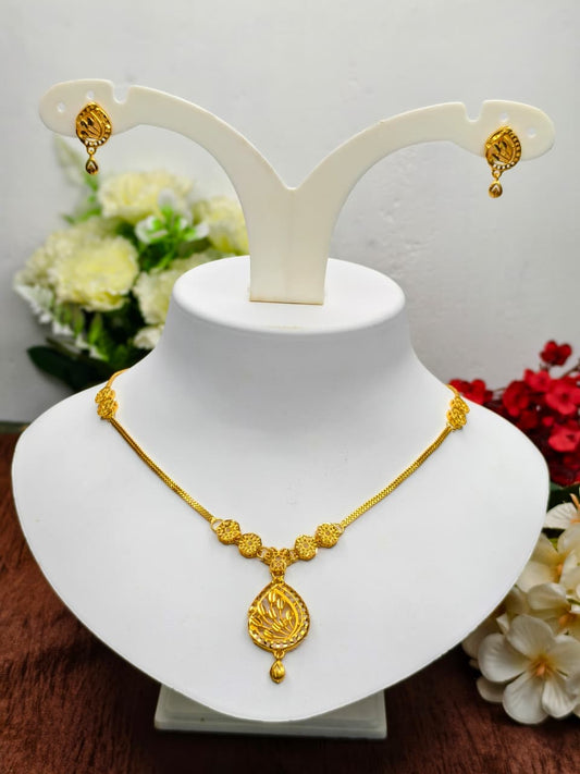 Trending Mini Gold Necklace Set with Earrings – Premium Gold Look Finish