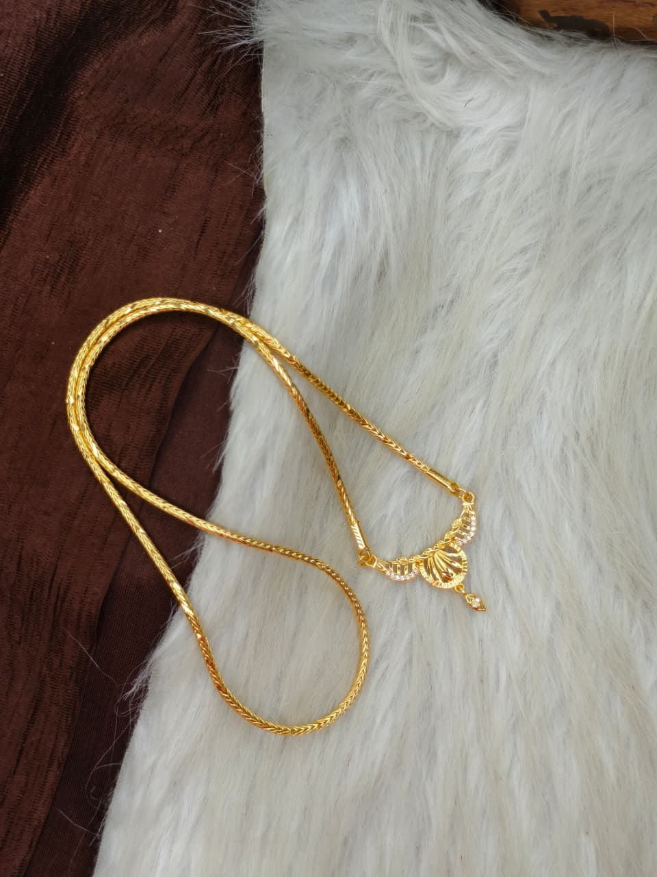 ✨Pendant Dollar Chain Matte Finish Chain – Gold Plated Jewellery for Women✨