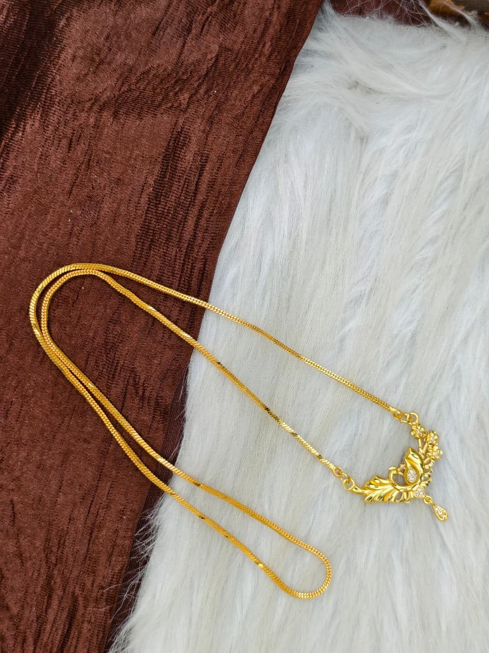 ✨Pendant Dollar Chain Matte Finish Chain – Gold Plated Jewellery for Women✨