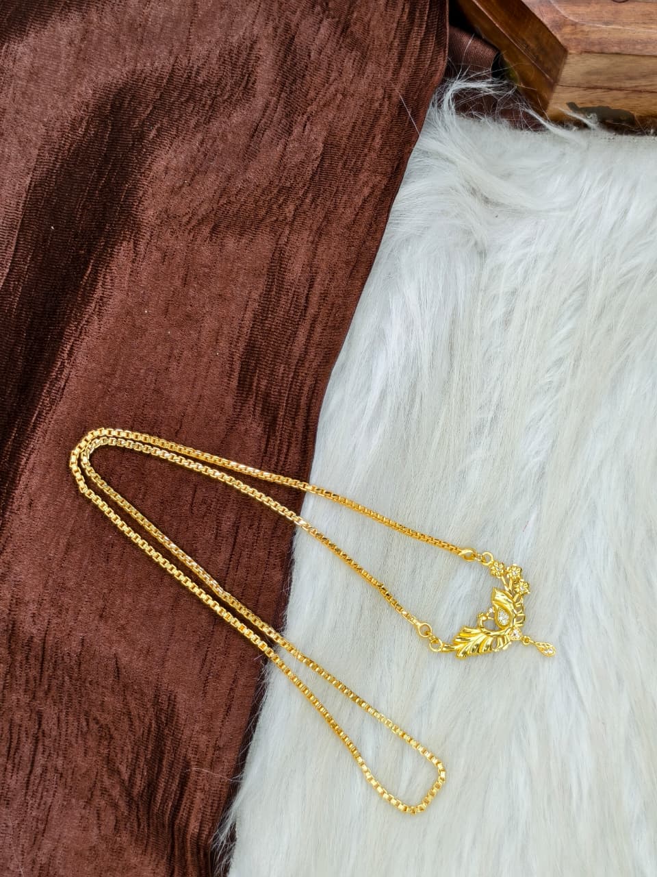 ✨Pendant Dollar Chain Matte Finish Chain – Gold Plated Jewellery for Women✨