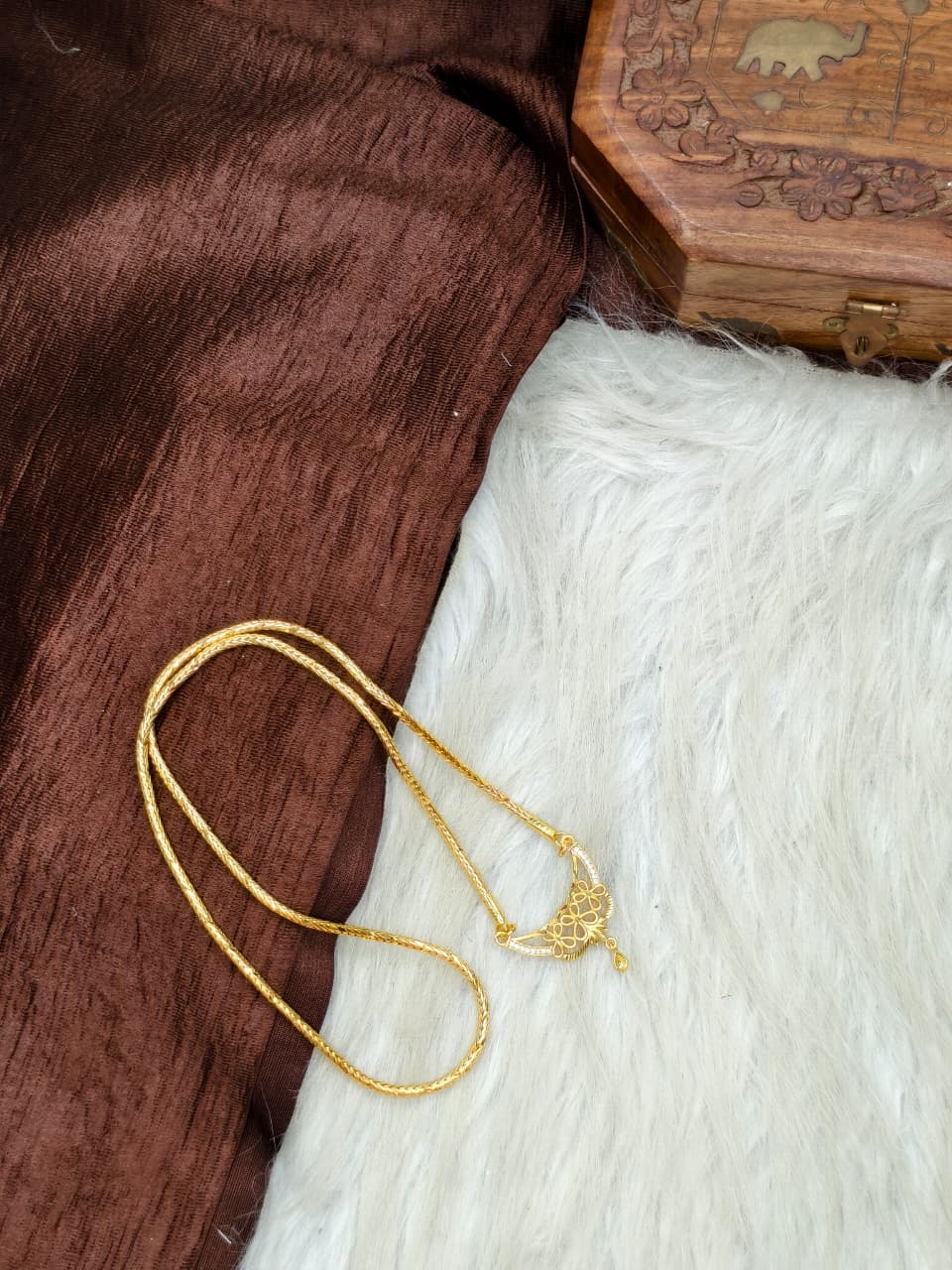 ✨Pendant Dollar Chain Matte Finish Chain – Gold Plated Jewellery for Women✨