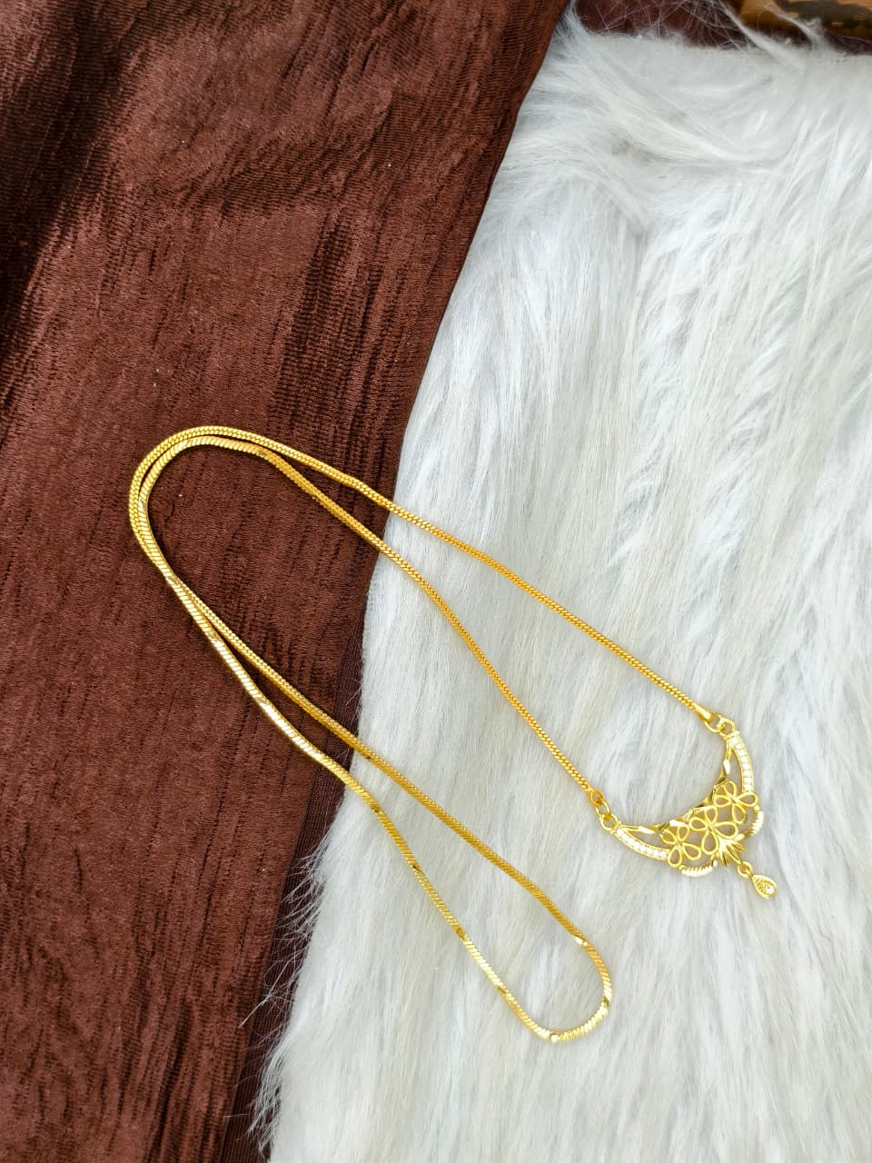 ✨Pendant Dollar Chain Matte Finish Chain – Gold Plated Jewellery for Women✨
