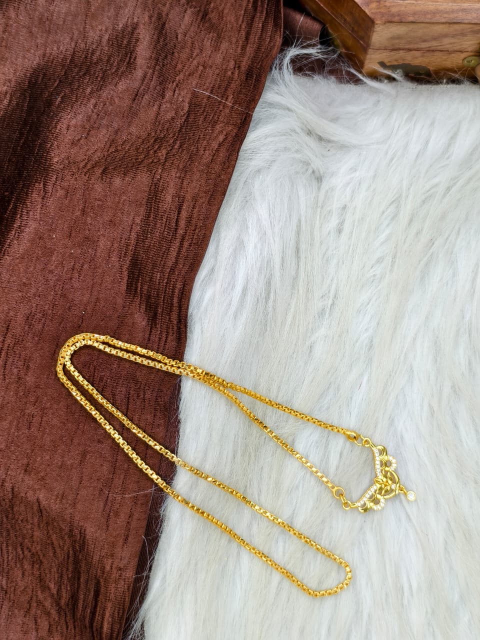 ✨Pendant Dollar Chain Matte Finish Chain – Gold Plated Jewellery for Women✨