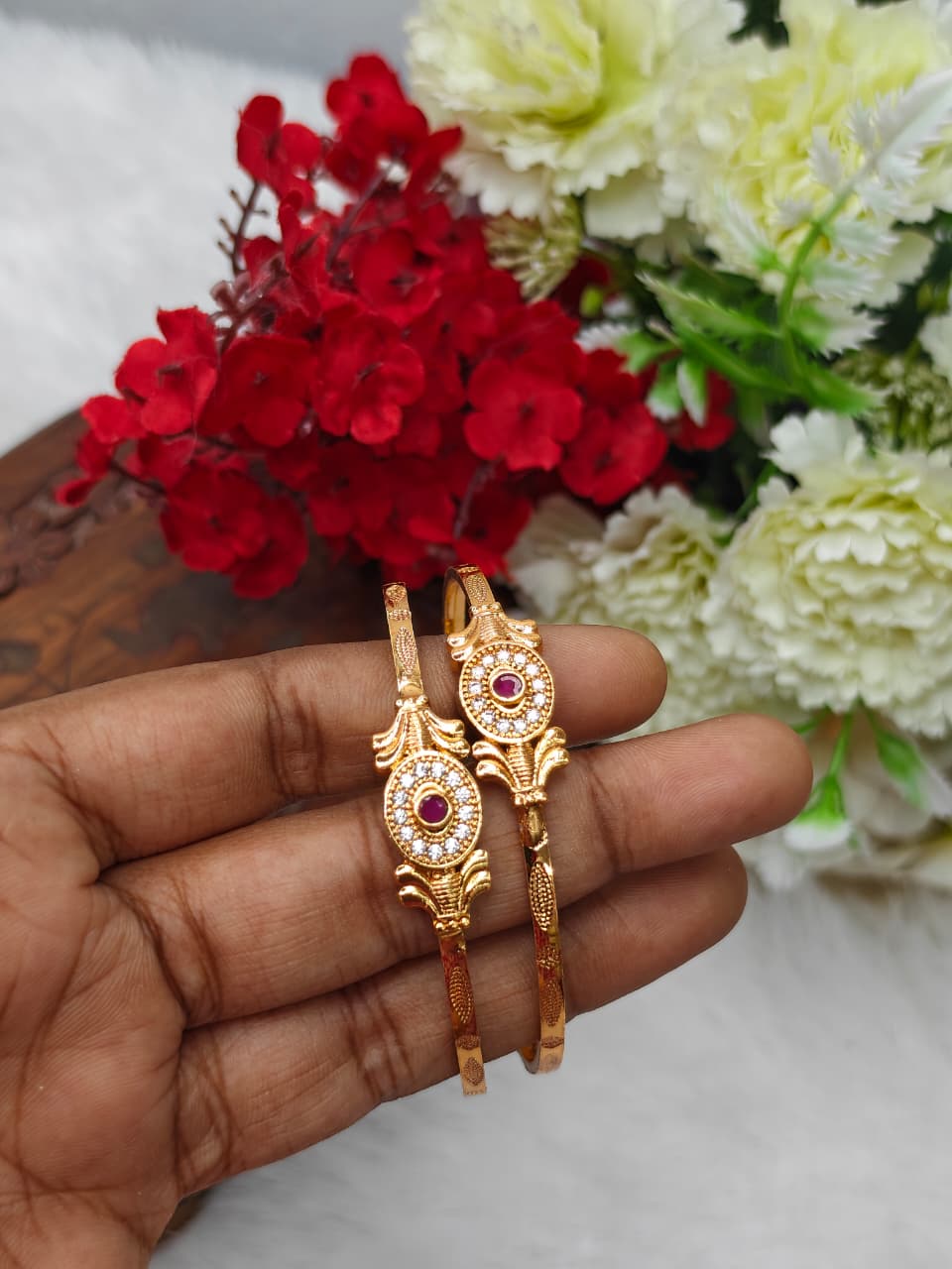 SB-9 Stylish Women’s 1 Gram Gold Plated Bangles – Party & Daily Wear