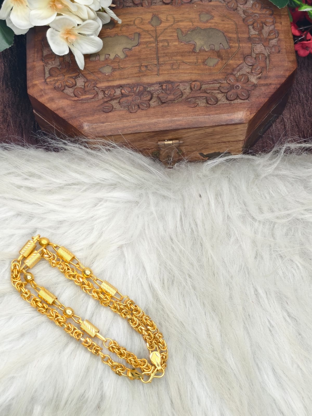 Royal Men’s Gold Chain – Luxury Finish & Unique Pattern