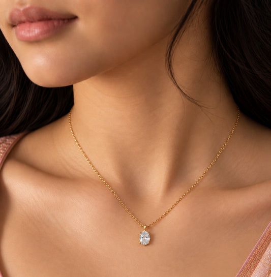 ✨ Elegant Square Pendant Chain