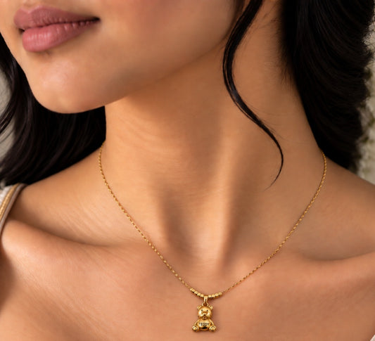 ✨ Elegant Square Pendant Chain
