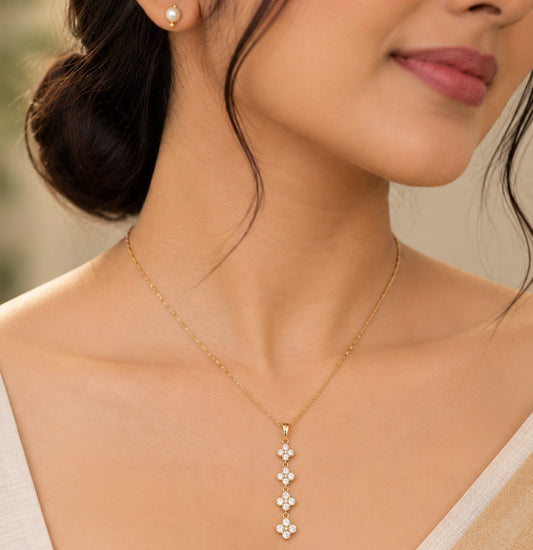 ✨ Elegant Square Pendant Chain