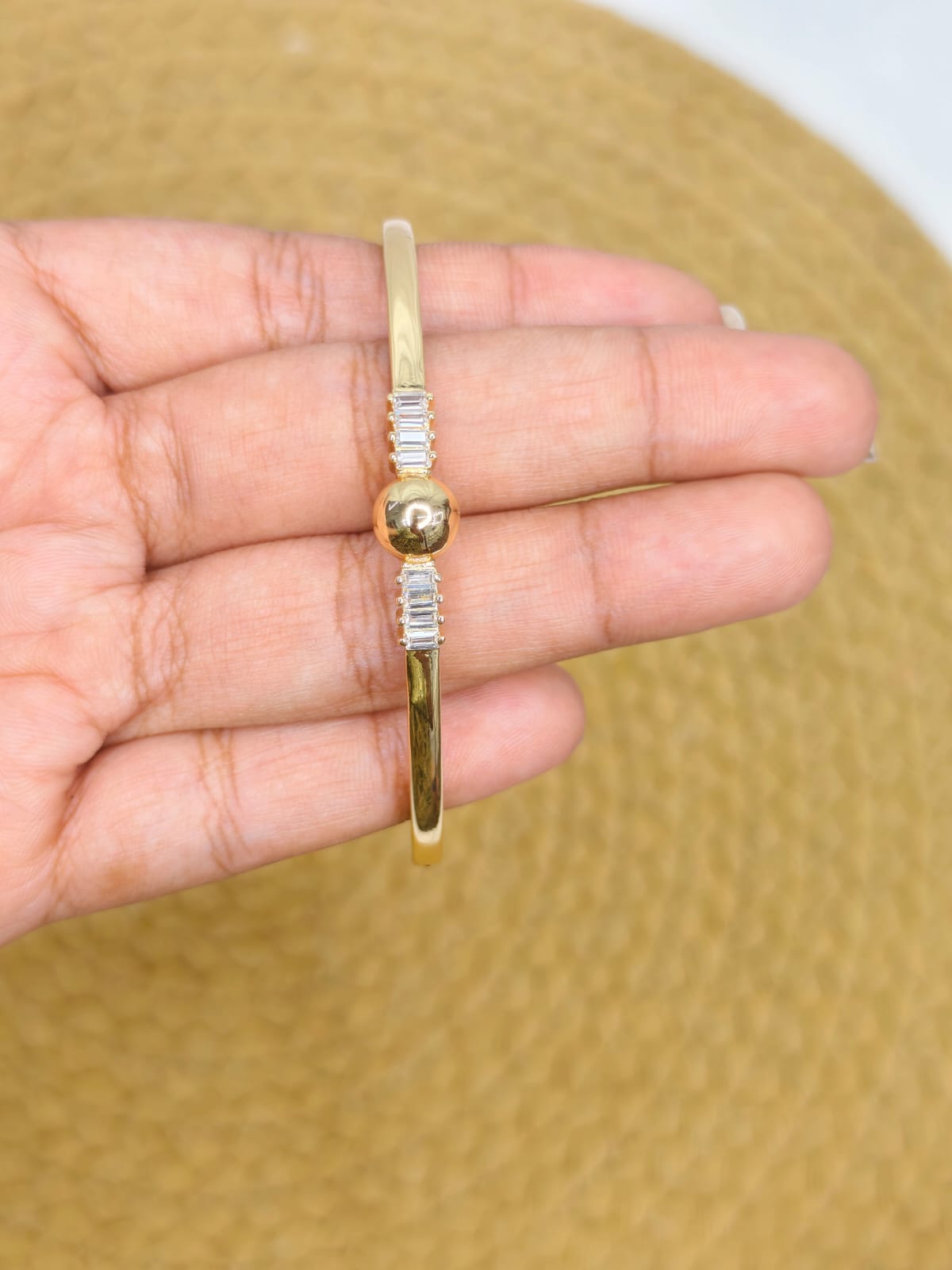 Elegant Crystal Chain Bracelet