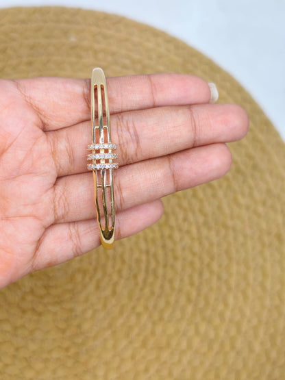 Elegant Crystal Chain Bracelet